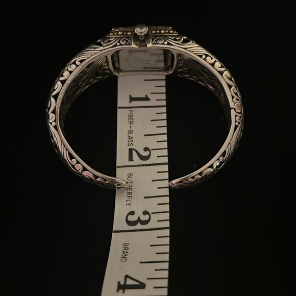 Luxury Solid 18K Gold Watch. Artisan-crafted of solid 18K Gold, Sterling Silver - Picture 11 of 12